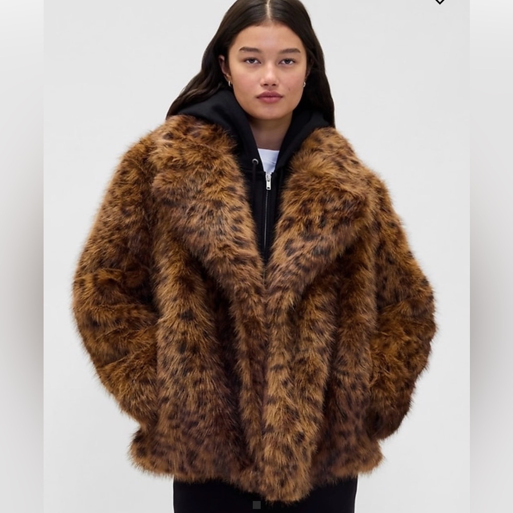Women's Faux Fur Coat GAP NWOT